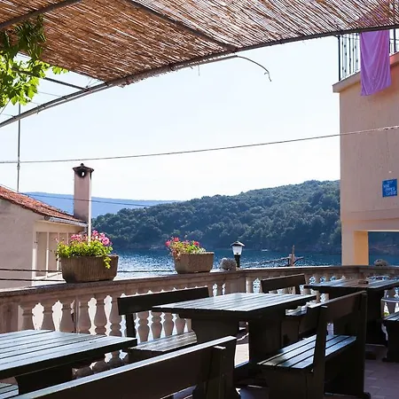 Πανσιόν & Dinko 3*