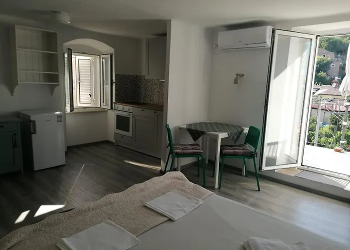 & Dinko Gostinjska kuća 3*