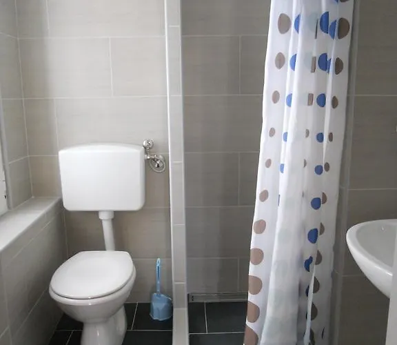 Gostinjska kuća & Dinko