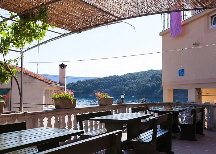 Gostinjska kuća & Dinko 3*