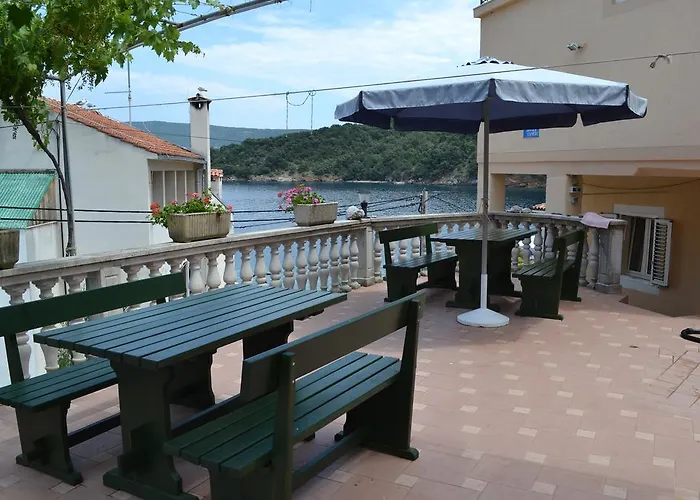 & Dinko Gostinjska kuća