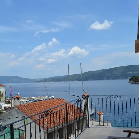Gostinjska kuća & Dinko Valun